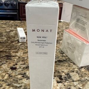 Brand New Sealed in Box Sun Veil Sunscreen SPF 30